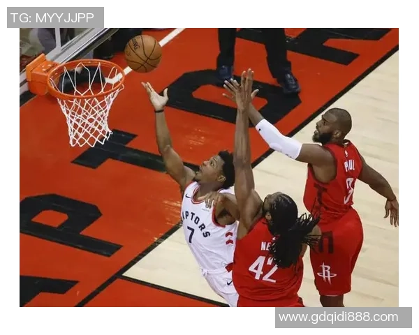 火箭大胜绿军三喜临门，两数据占优控制全场，侧翼铁闸上先发逆袭