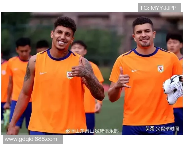 瓦科、泽卡双双进球，泰山队上半场2比0抢先天津津门虎